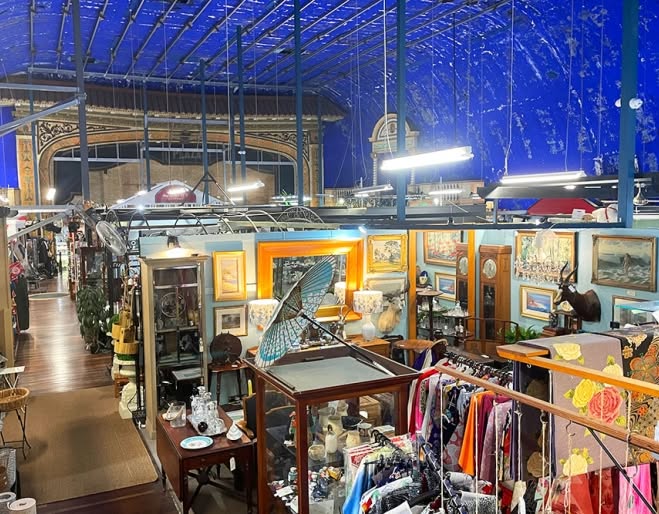 Op shop and markets crawl with Sha